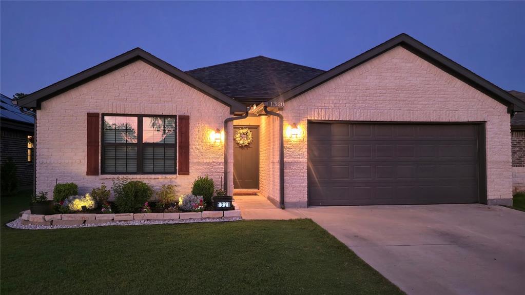 1320 Oak Valley Property Photo 3