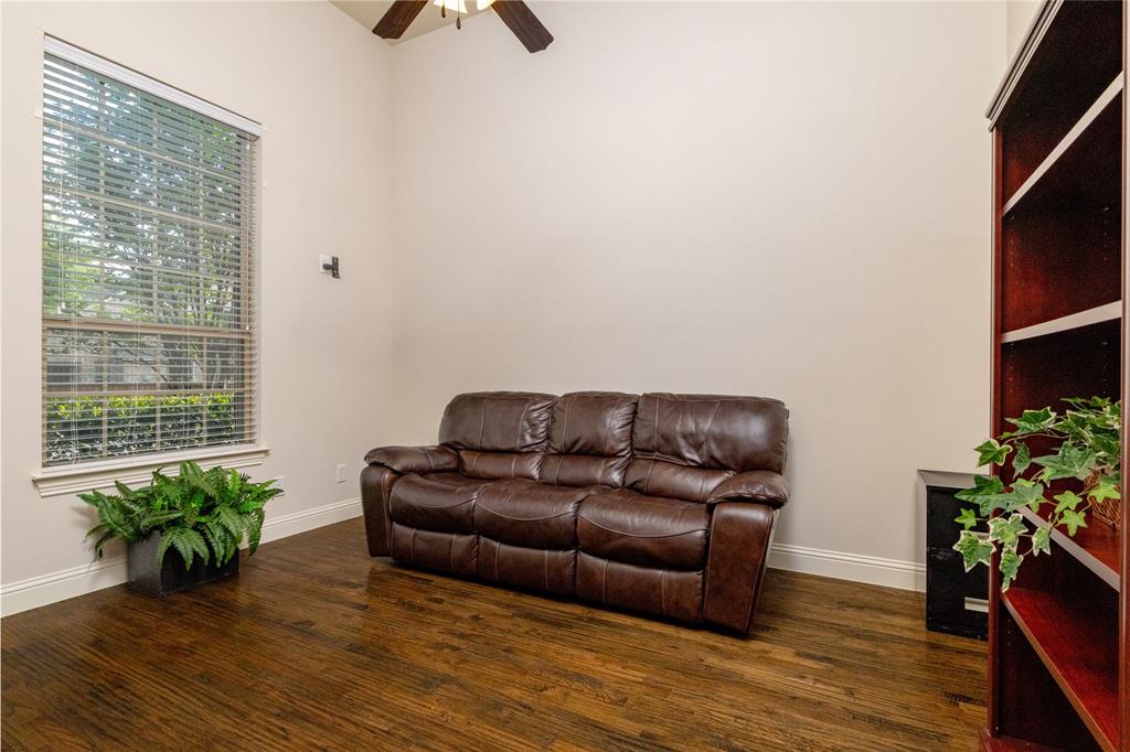 955 Champions Way Property Photo 5