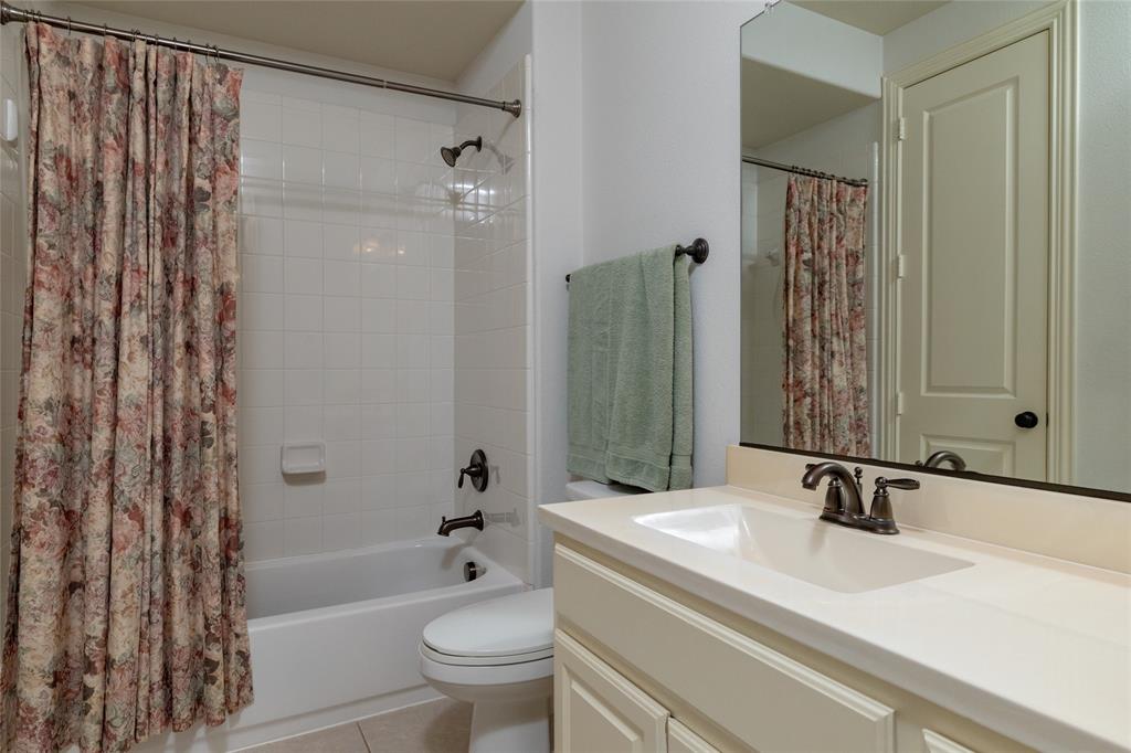 955 Champions Way Property Photo 9