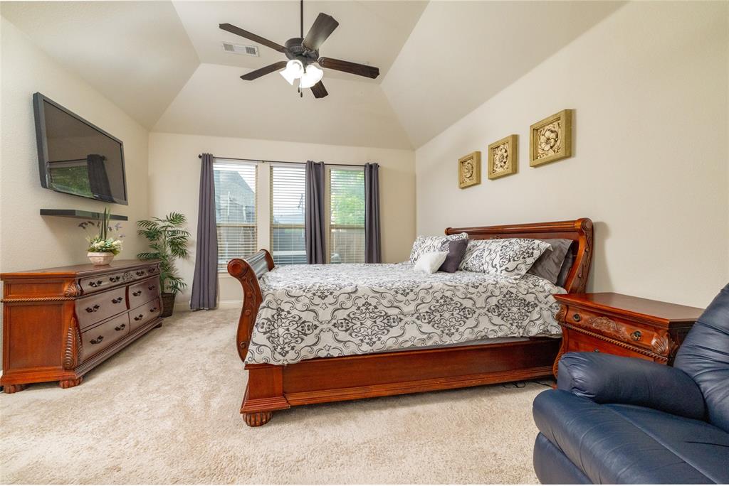 955 Champions Way Property Photo 15