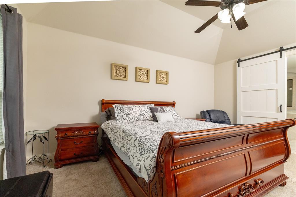 955 Champions Way Property Photo 16