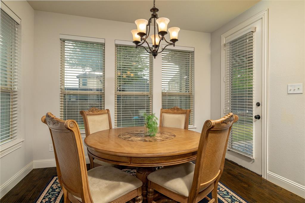 955 Champions Way Property Photo 18