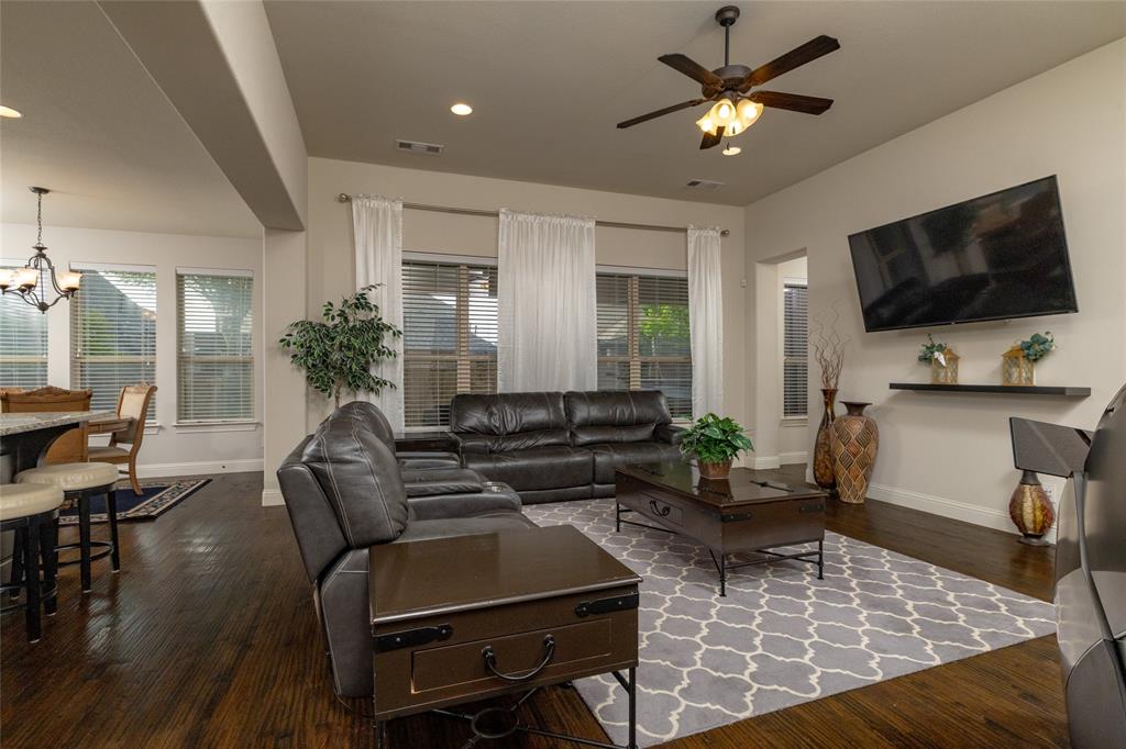 955 Champions Way Property Photo 23