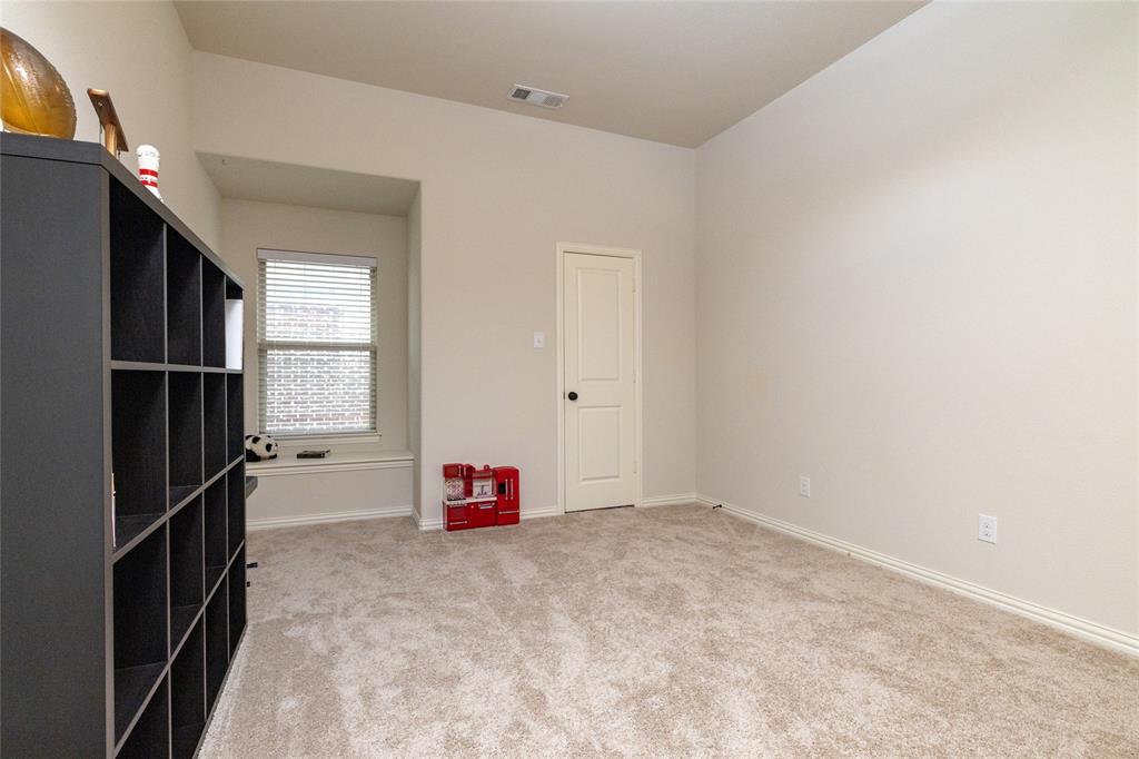 955 Champions Way Property Photo 28