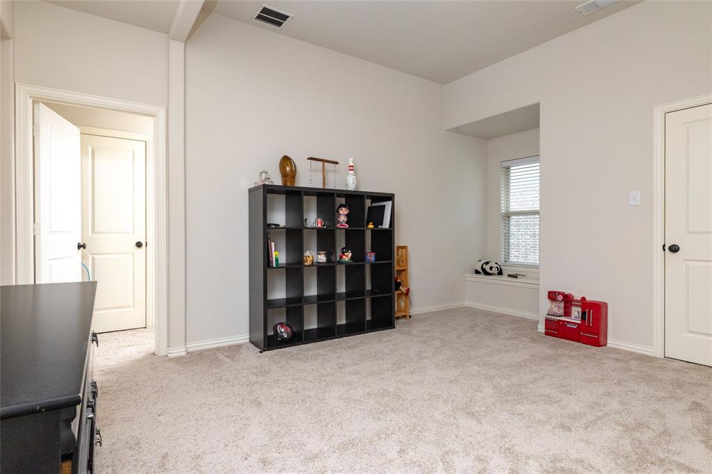 955 Champions Way Property Photo 29