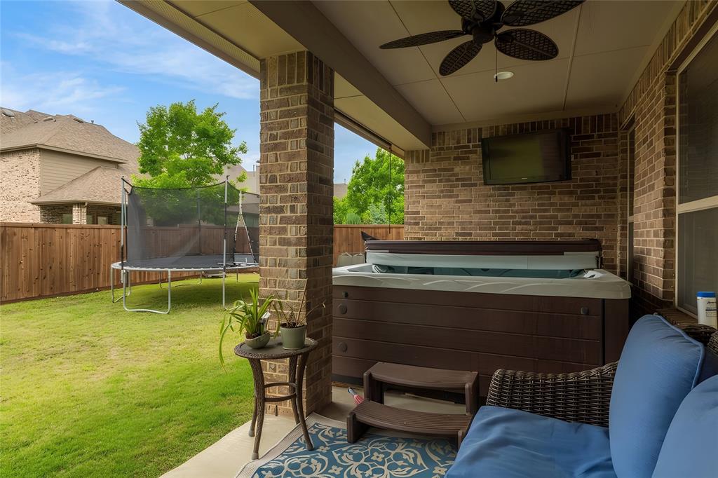 955 Champions Way Property Photo 33