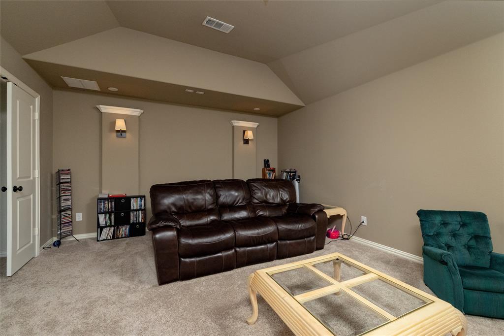 955 Champions Way Property Photo 34