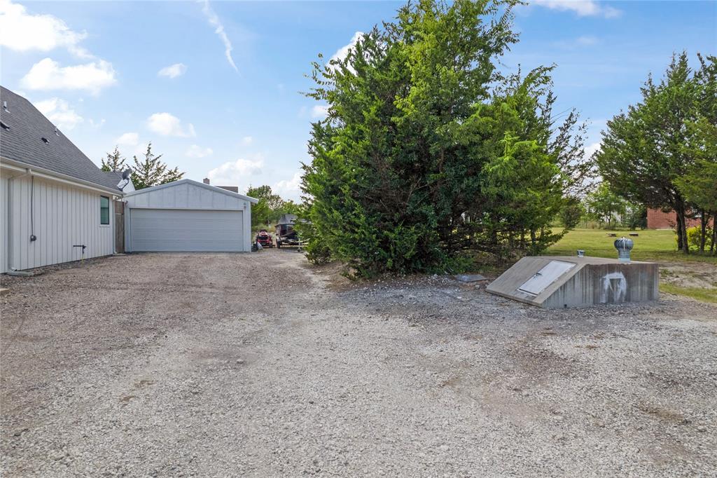 303 Cates Road Property Photo 4