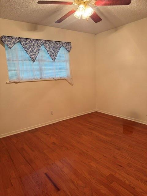 4504 Delwood Drive Property Photo 18