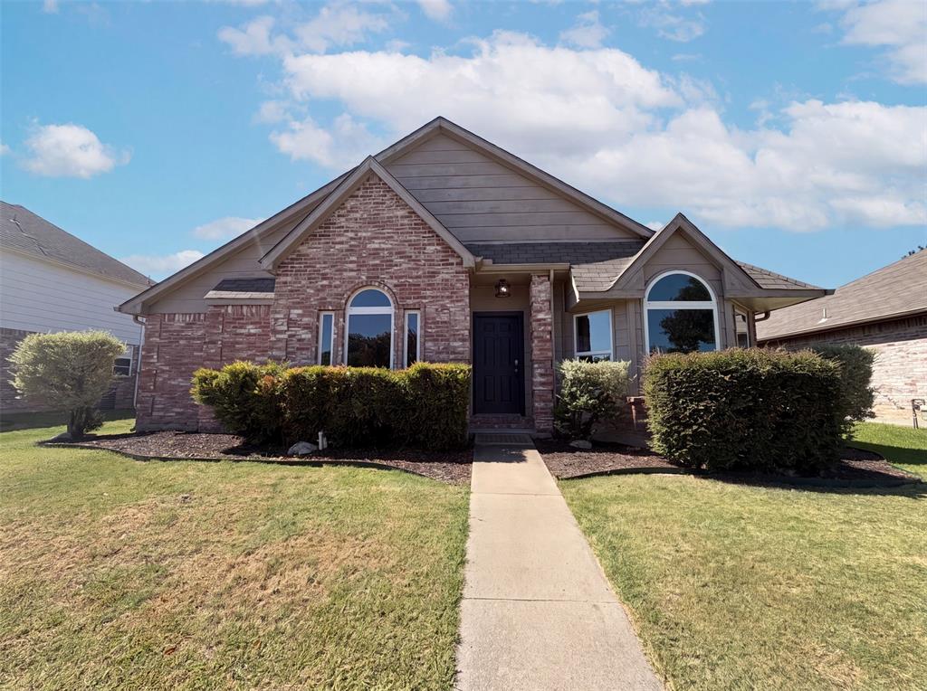 713 Lake Bluff Drive Property Photo 1
