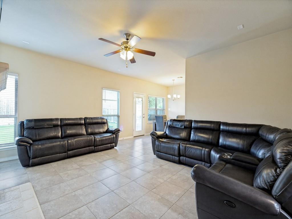 9809 Timberwolf Lane Property Photo 3