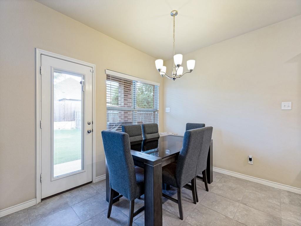 9809 Timberwolf Lane Property Photo 6