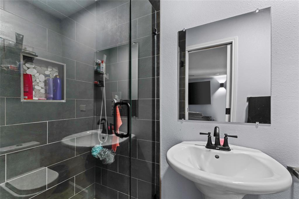 8128 Newman Drive Property Photo 14