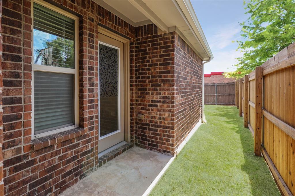 300 Black Bear Drive Property Photo 3