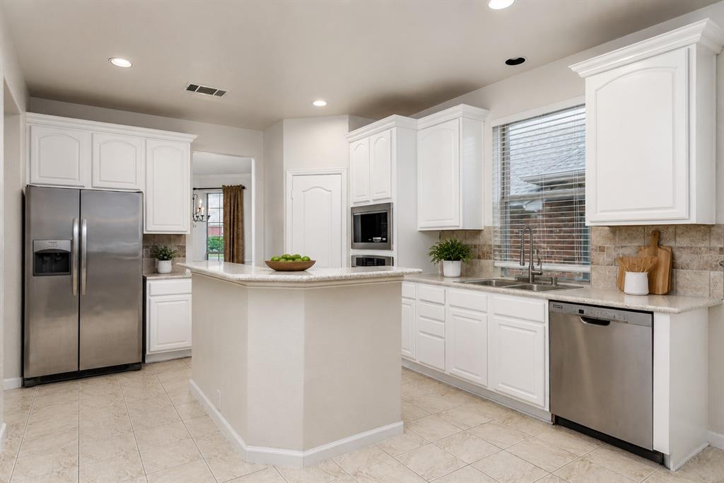 11020 Coralberry Drive Property Photo 10