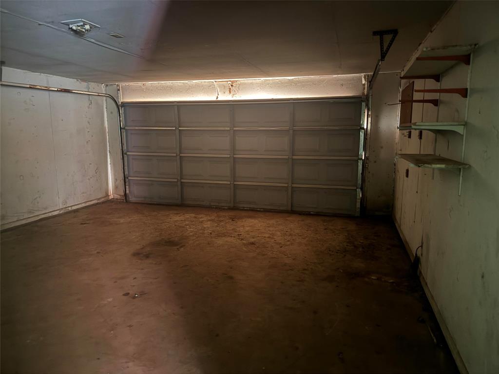 260 Lakeshore Drive Property Photo 15