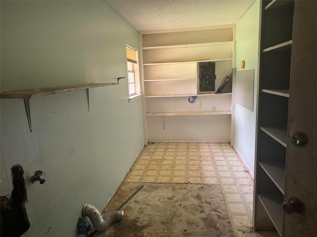 260 Lakeshore Drive Property Photo 17