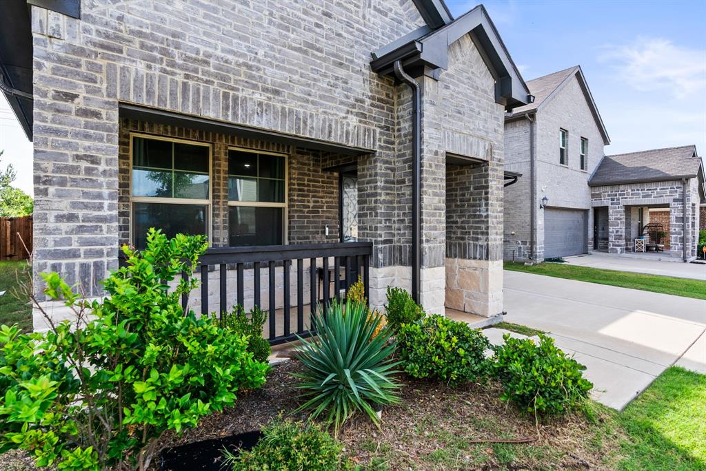 1230 Green Timber Drive Property Photo 3