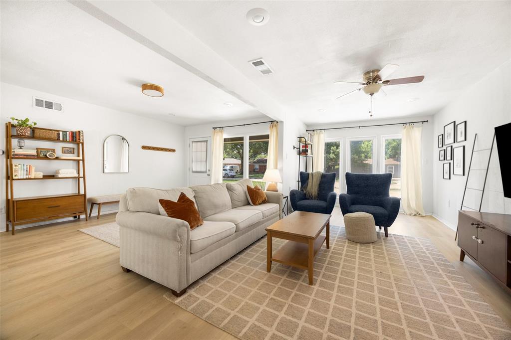 11367 Lippitt Avenue Property Photo 8