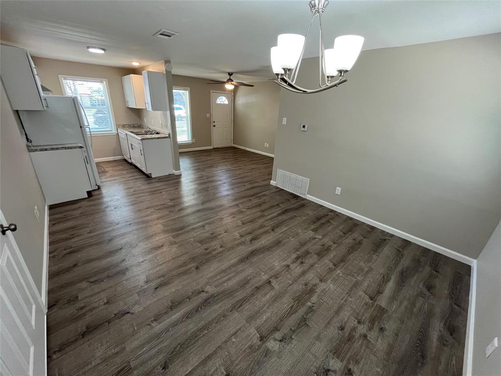 13020 Spring Oak Drive Property Photo 6