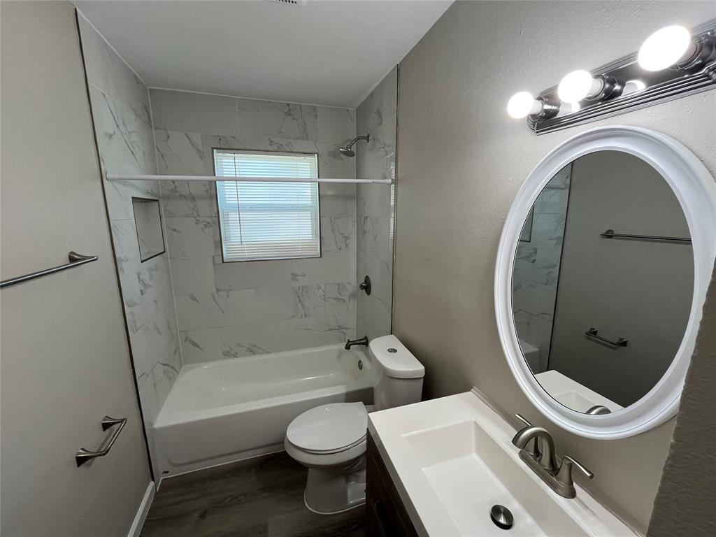 13020 Spring Oak Drive Property Photo 9
