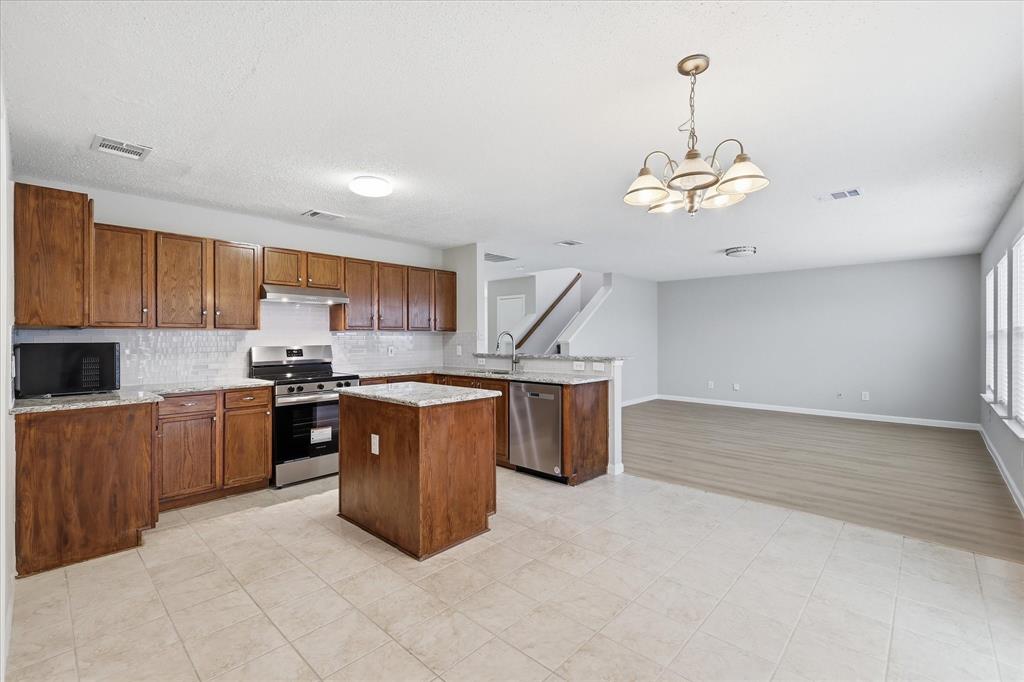 2308 Shadabury Drive Property Photo 14