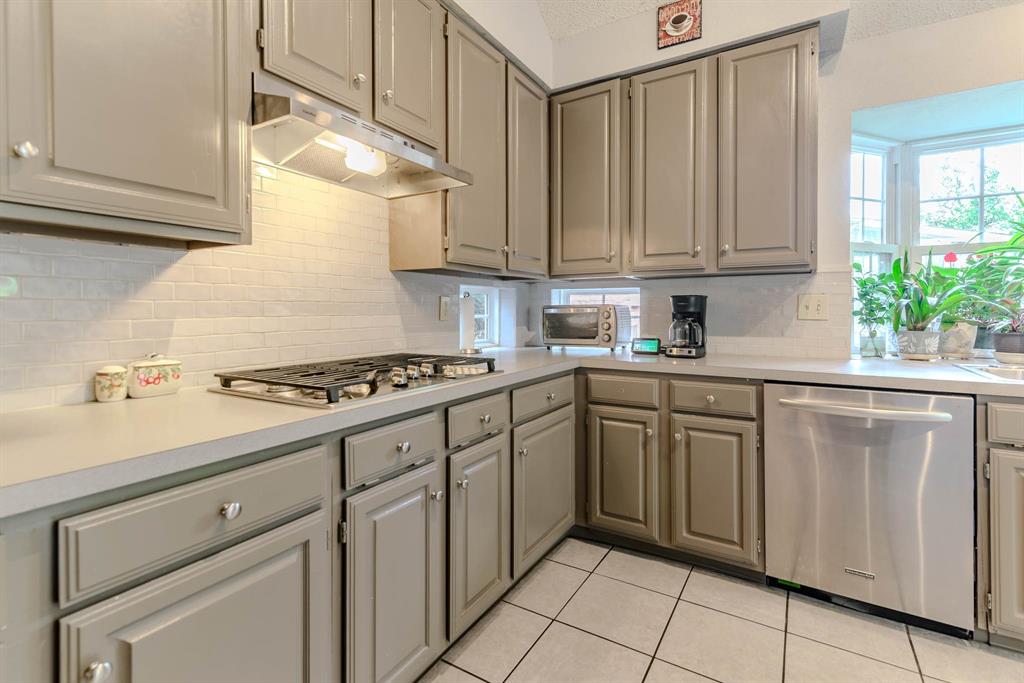2206 S Branch Drive Property Photo 3
