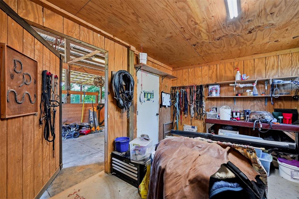 1226 County Road 243 Property Photo 23