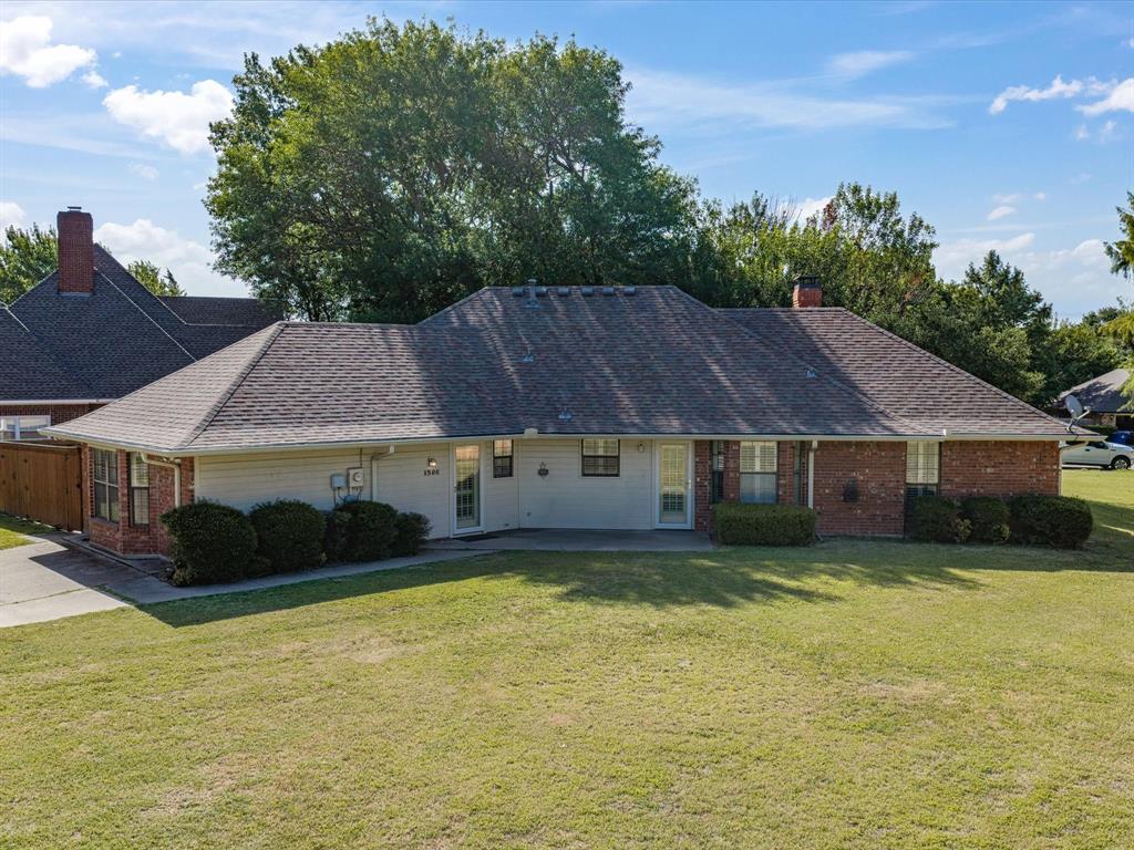 1506 Williamsburg Court Property Photo 33