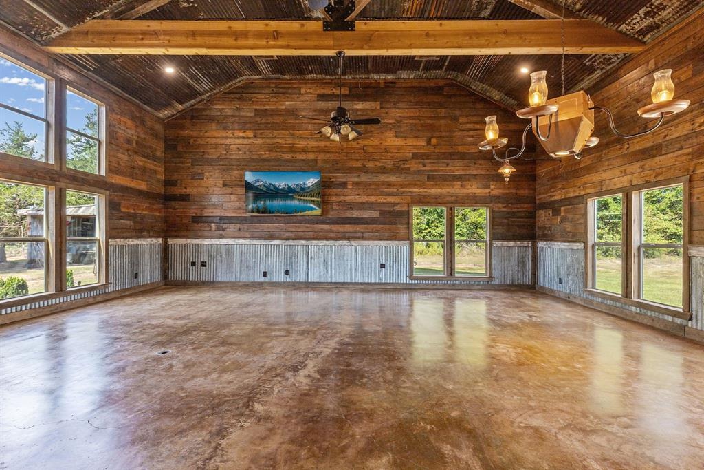 2631 County Road 2400 Property Photo 9