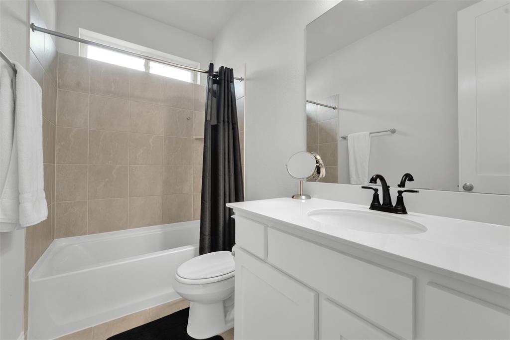 3520 Helios Lane Property Photo 23