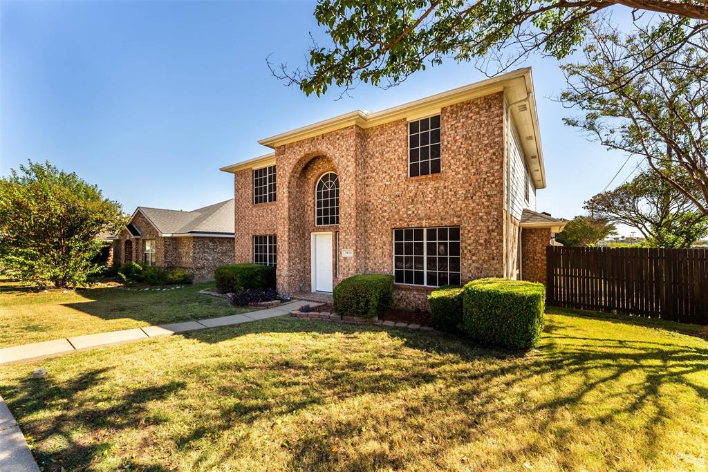 3929 Acorn Lane Property Photo 2