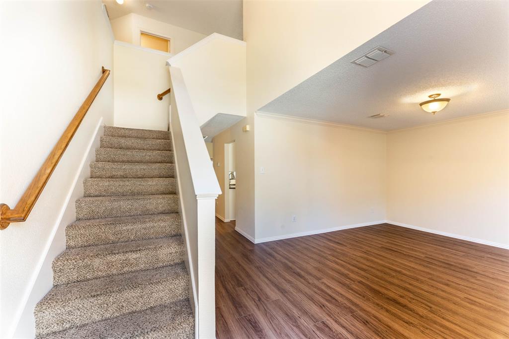 3929 Acorn Lane Property Photo 6