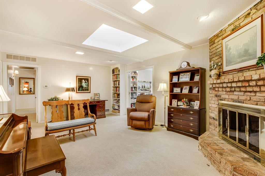 331 Robin Way Property Photo 10