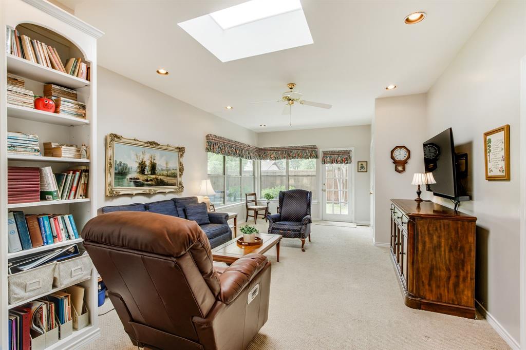 331 Robin Way Property Photo 11