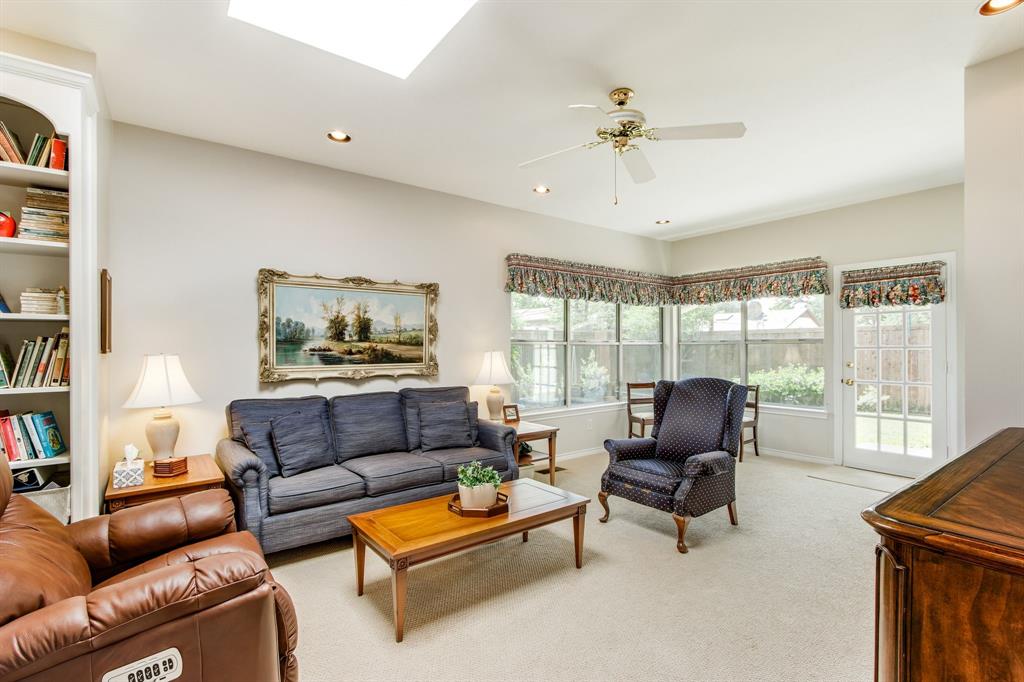 331 Robin Way Property Photo 12