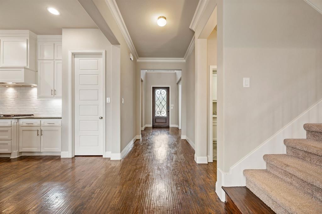 3318 Ridgecross Drive Property Photo 6