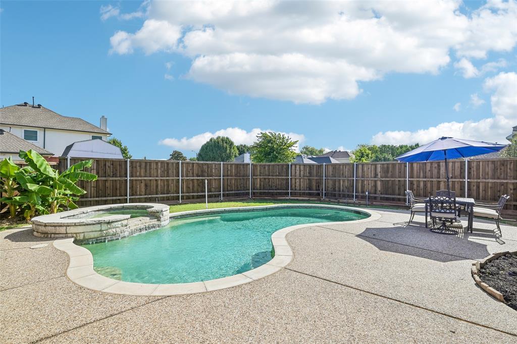 3901 Rolling Hills Drive Property Photo 1