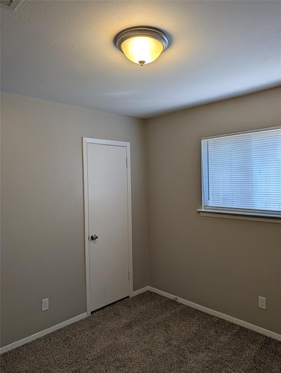 1820 Warren Lane Property Photo 11