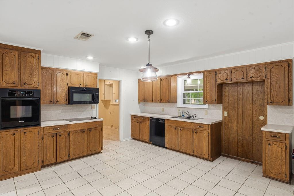 704 Marion Drive Property Photo 15