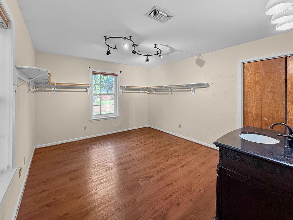 704 Marion Drive Property Photo 27