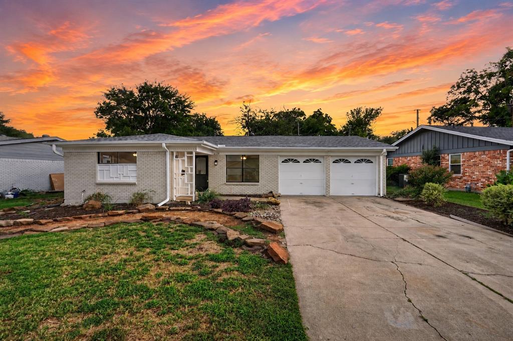 2129 Cliff Park Property Photo 1