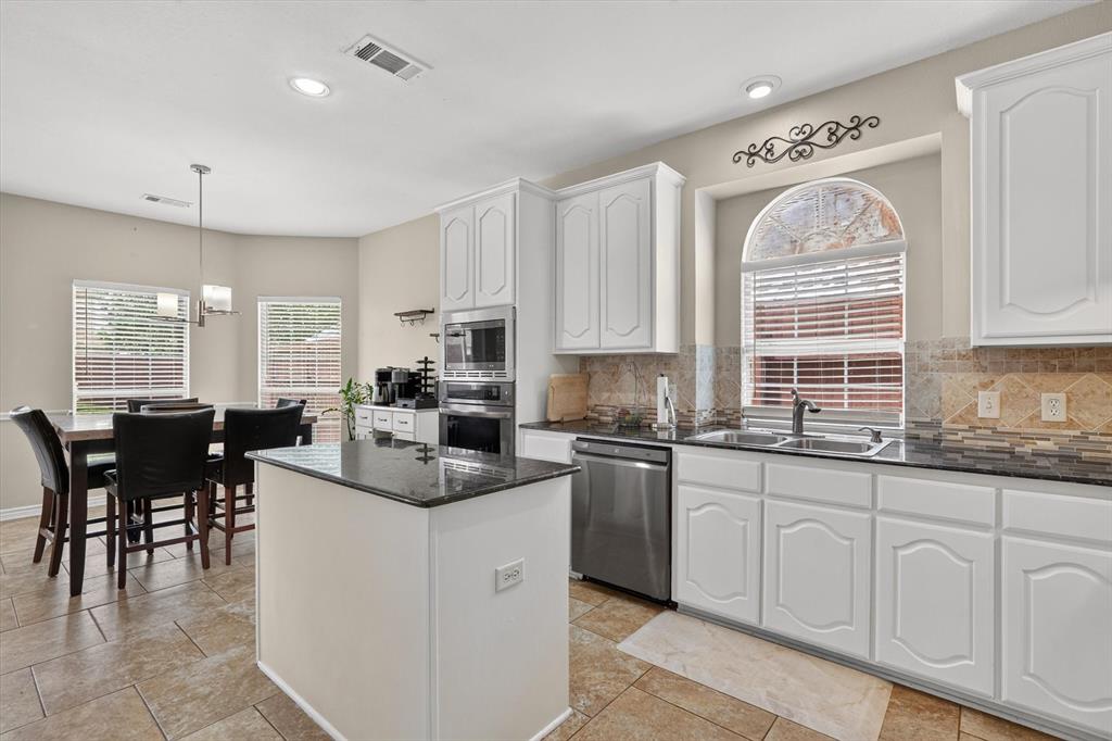5425 Rolling Meadows Drive Property Photo 15