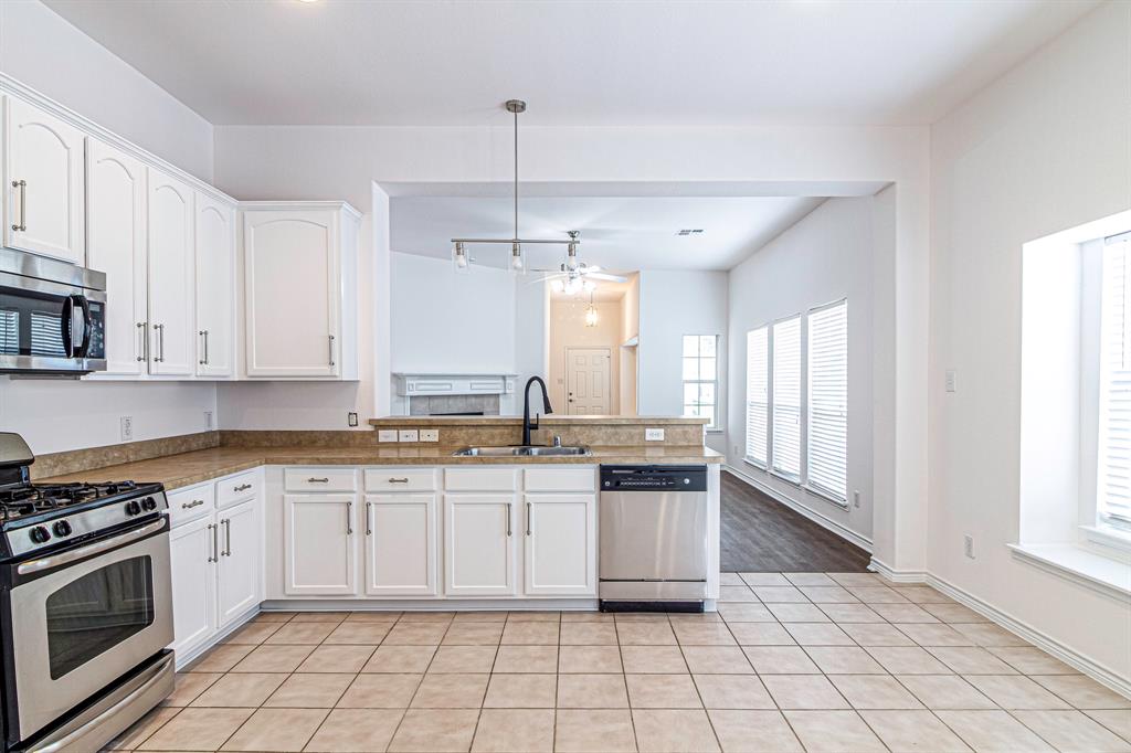 1609 Jasmine Trail Property Photo 4