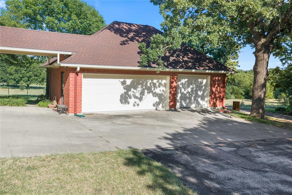 200 County Road 2130 Property Photo 11