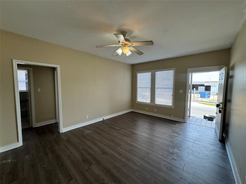402 Egan Street Property Photo 4