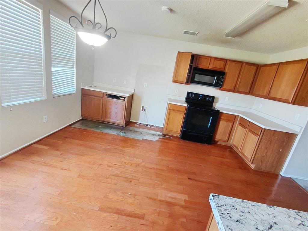 2123 W Grove Lane Property Photo 2