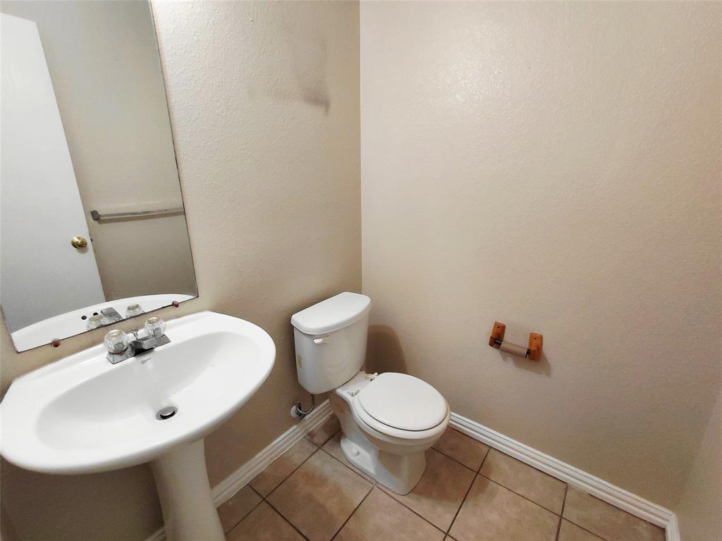 2123 W Grove Lane Property Photo 6