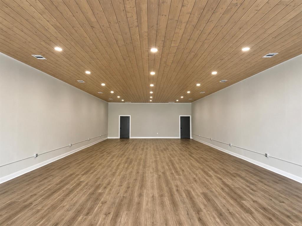 105 N Main Street Property Photo 5