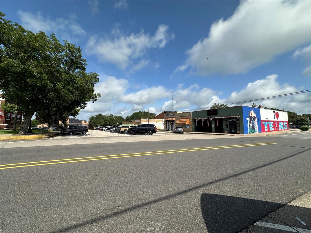 105 N Main Street Property Photo 12